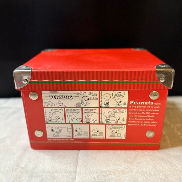 2012 Peanuts Collectible Holiday Snoopy Christmas Gift Box Set w/Mug & Ornament - Picture 5 of 15